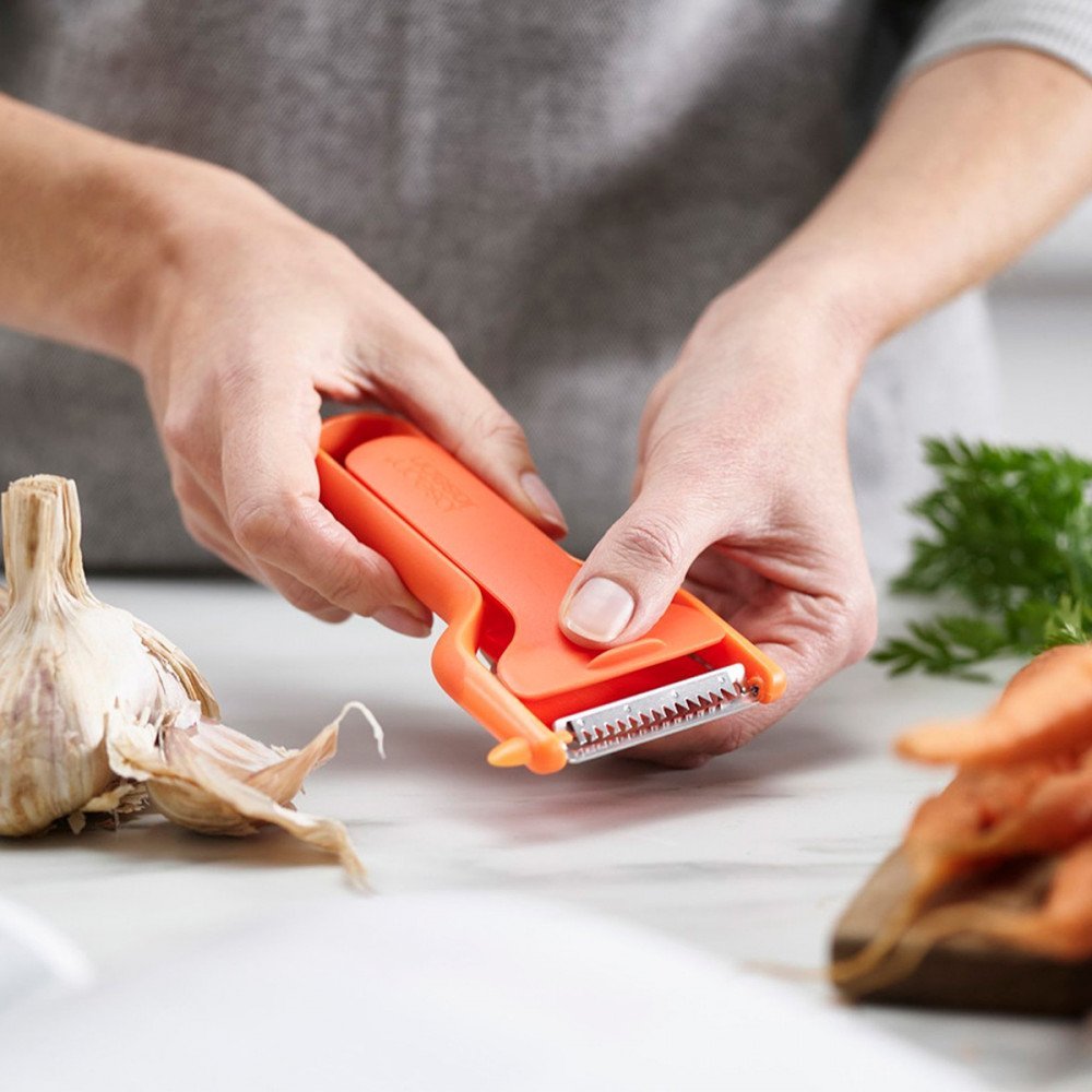Joseph Joseph SafeStore Pelaverdure con lama julienne con protezione salva-dita integrata - immagine 3