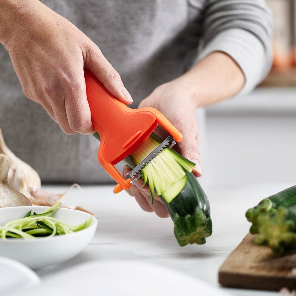 Joseph Joseph SafeStore Pelaverdure con lama julienne con protezione salva-dita integrata - immagine 2