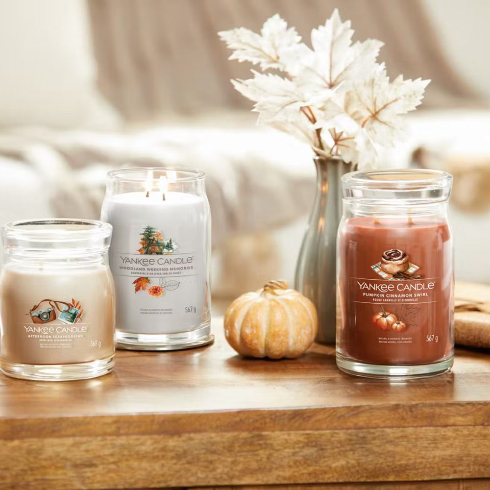 Yankee Candle Signature Pumpkin Cinnamon Swirl Candela Votiva in vetro - immagine 2