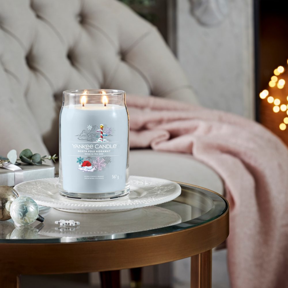 Yankee Candle Signature North Pole Hideaway Candela Giara Grande - immagine 2