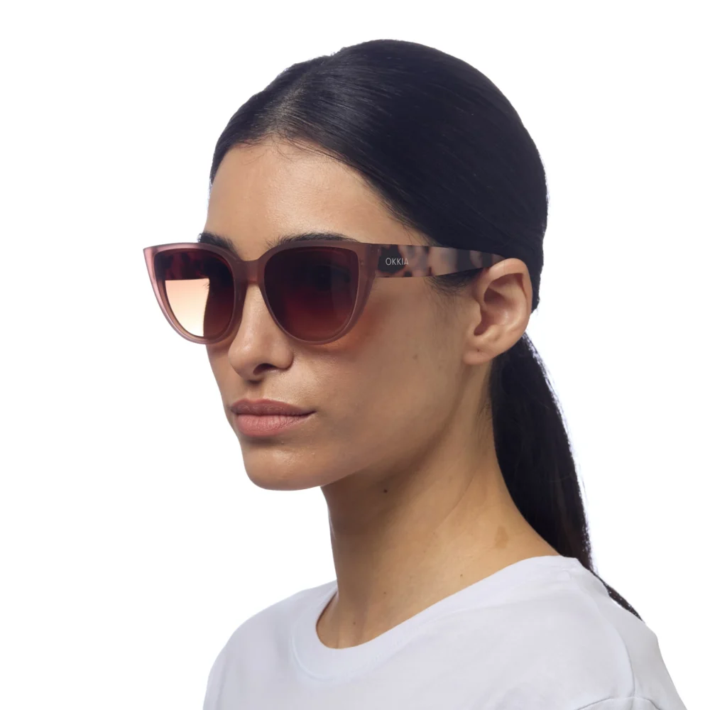 Okkia Occhiale da Sole Modello Silvia Gatto Lite Soft Touch Pink Havana - immagine 3