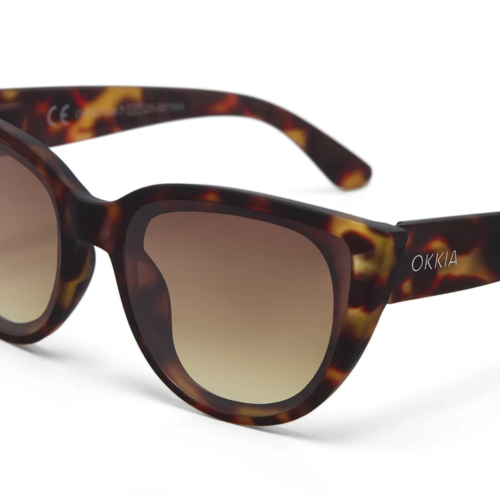 Okkia Occhiale da Sole Modello Gatto Lite Soft Touch Classic Havana - immagine 3