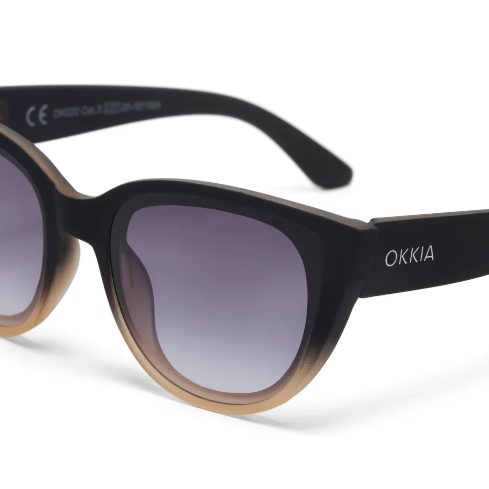 Okkia Occhiale da Sole Modello Silvia Gatto Lite Soft Touch Black Shadow Pink - immagine 2